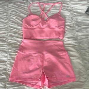 PINK ALO YOGA SET selling grey version too